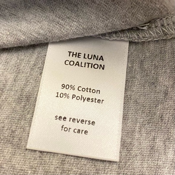 Guru Active Cropped Heather Gray Short Sleeved V neck Tee Size Small NWT - Picture 6 of 6